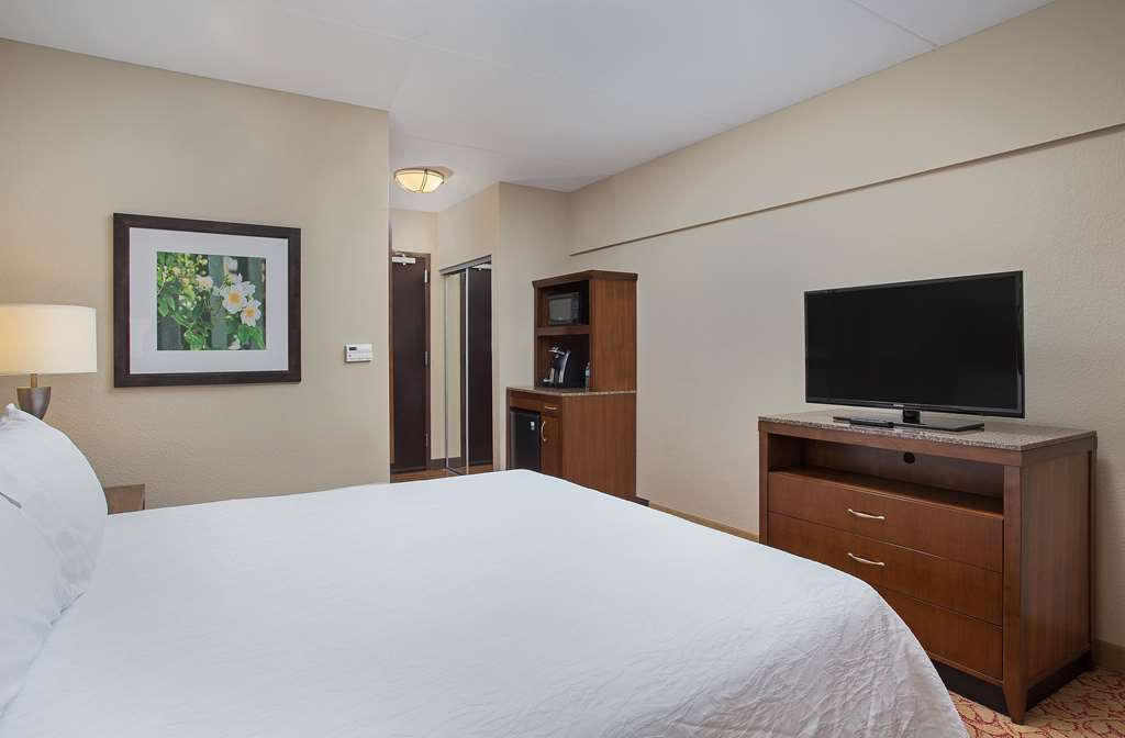 Hilton Garden Inn Пайквилл Номер фото